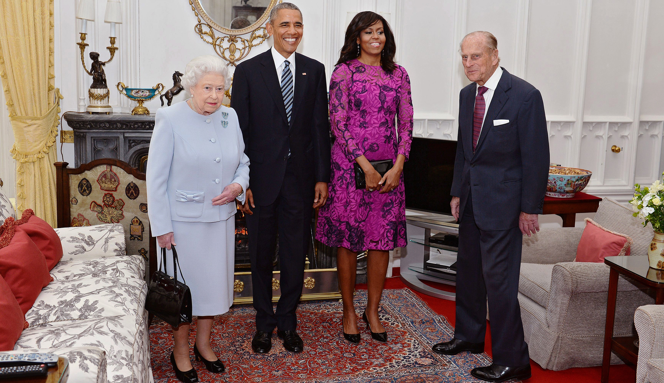 Queen Elizabeth reminded Barack Obama of the grandmother who raised him, former aide says