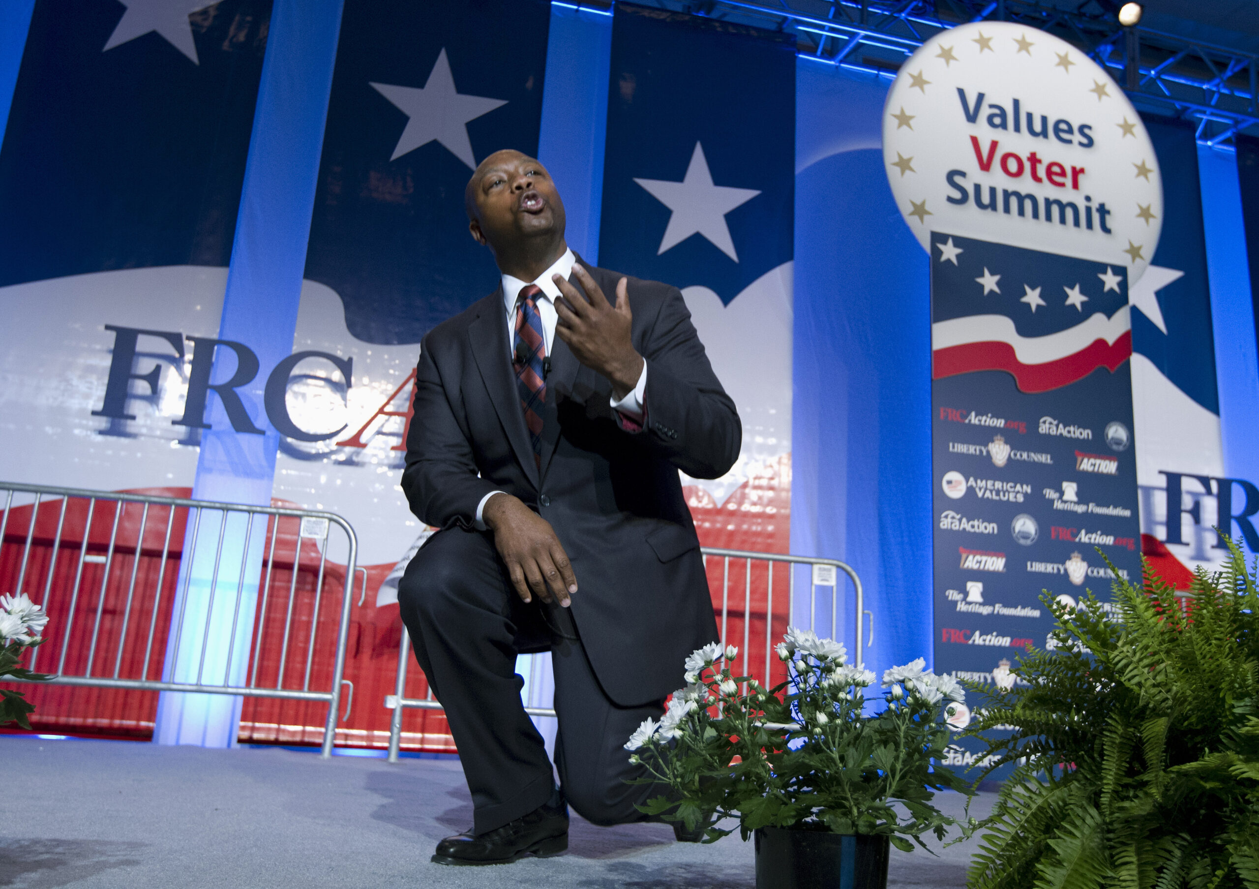 Tim Scott doesn’t want Trump to pardon Paul Manafort
