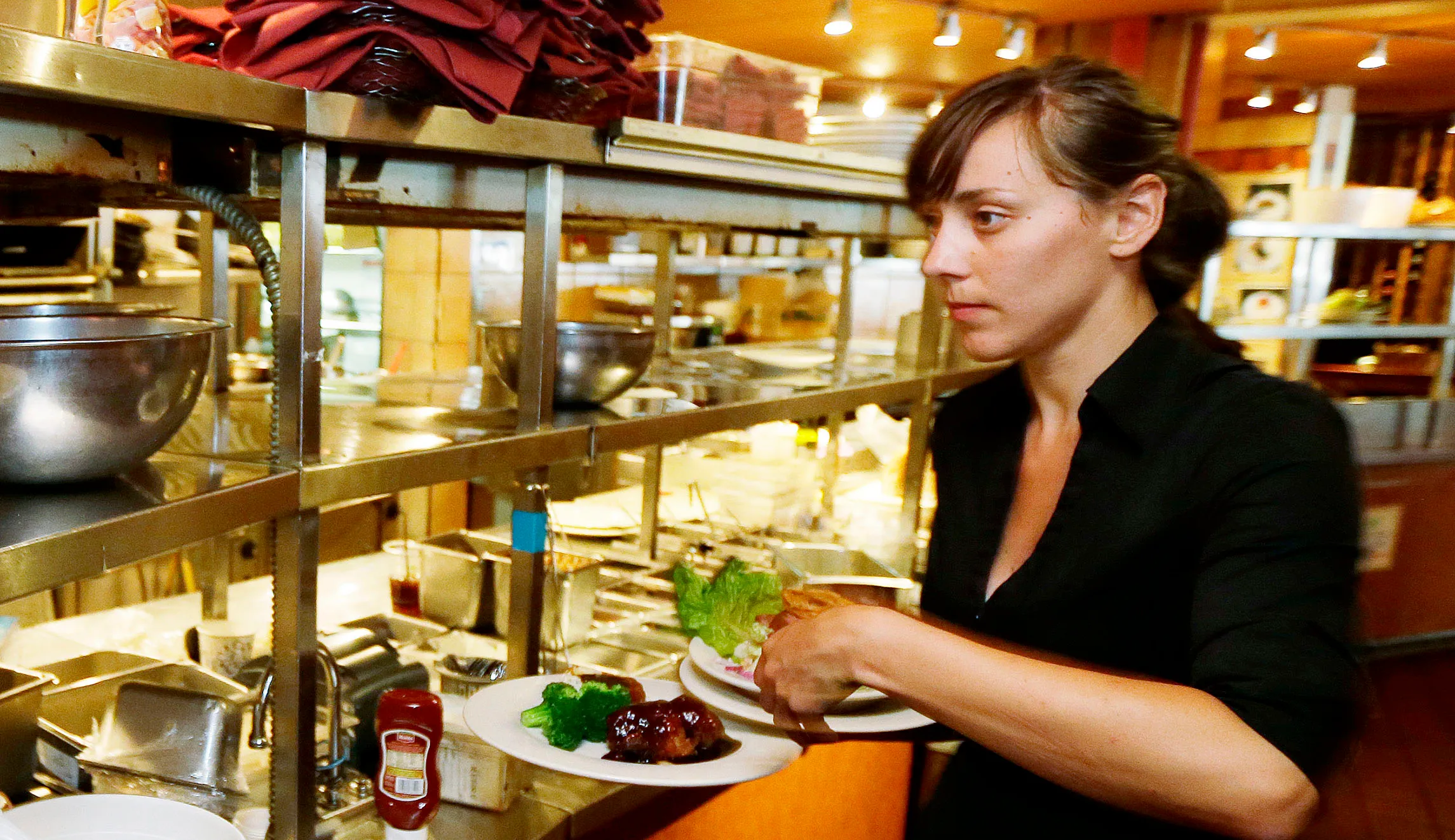 I’m a restaurant employee in a city with a $15 minimum wage; here’s how it’s hurt me