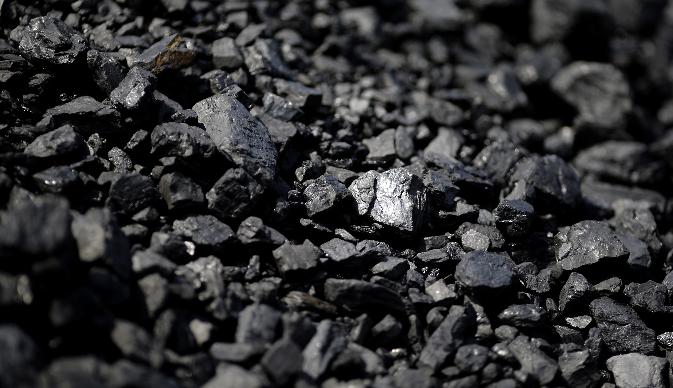 Exports may be silver lining for coal as production falls, feds say