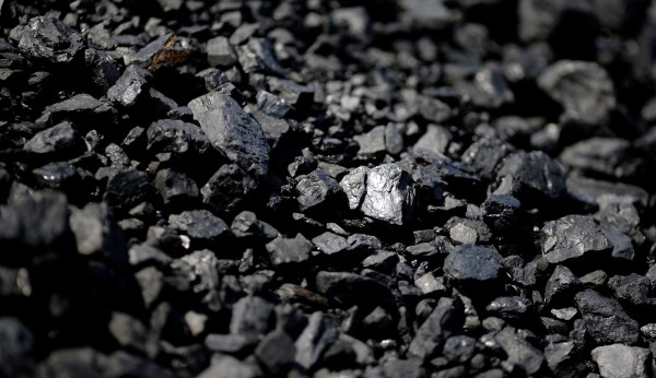 Exports may be silver lining for coal as production falls, feds say