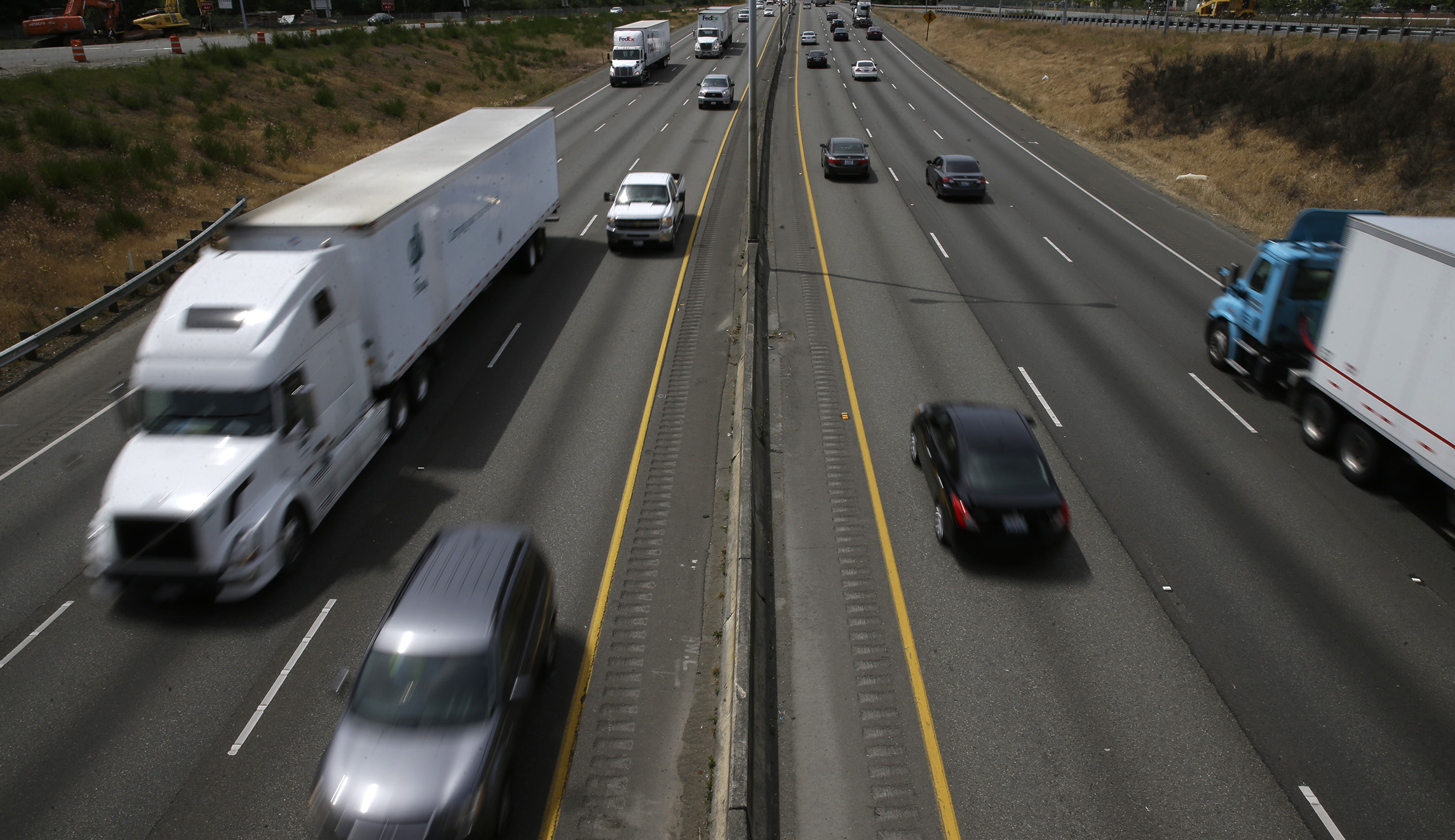 DOT, EPA announce ‘one, and only one’ national fuel standard, hit California