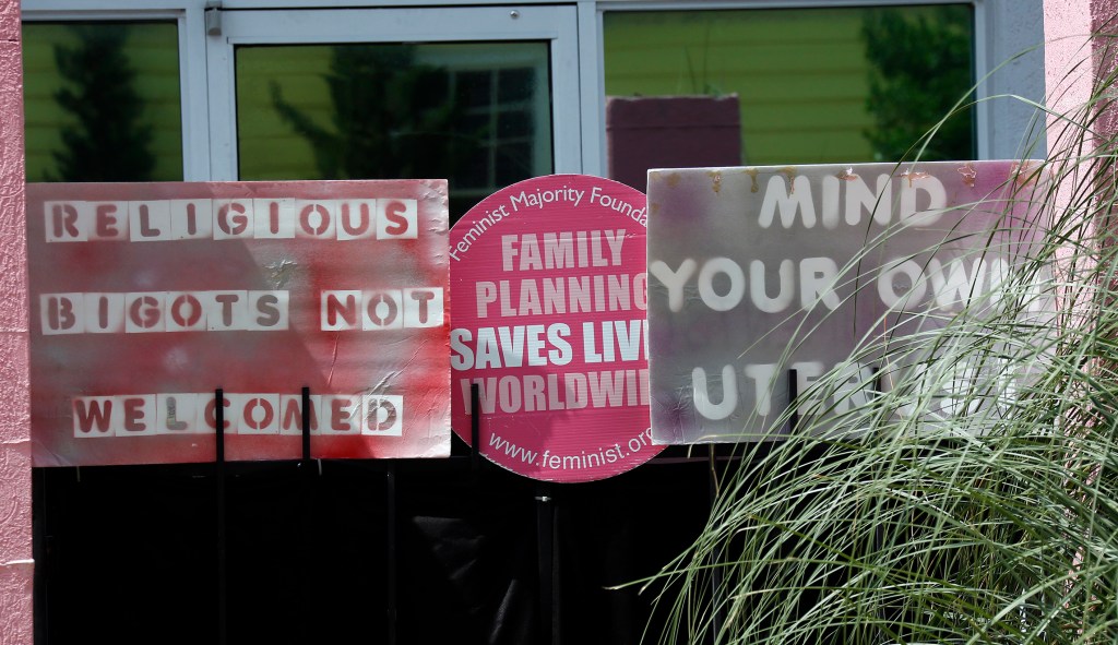 Judge strikes down Mississippi’s 15-week abortion ban