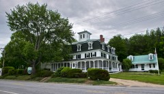 Maine lodging industry can start taking reservations for June, Mills says