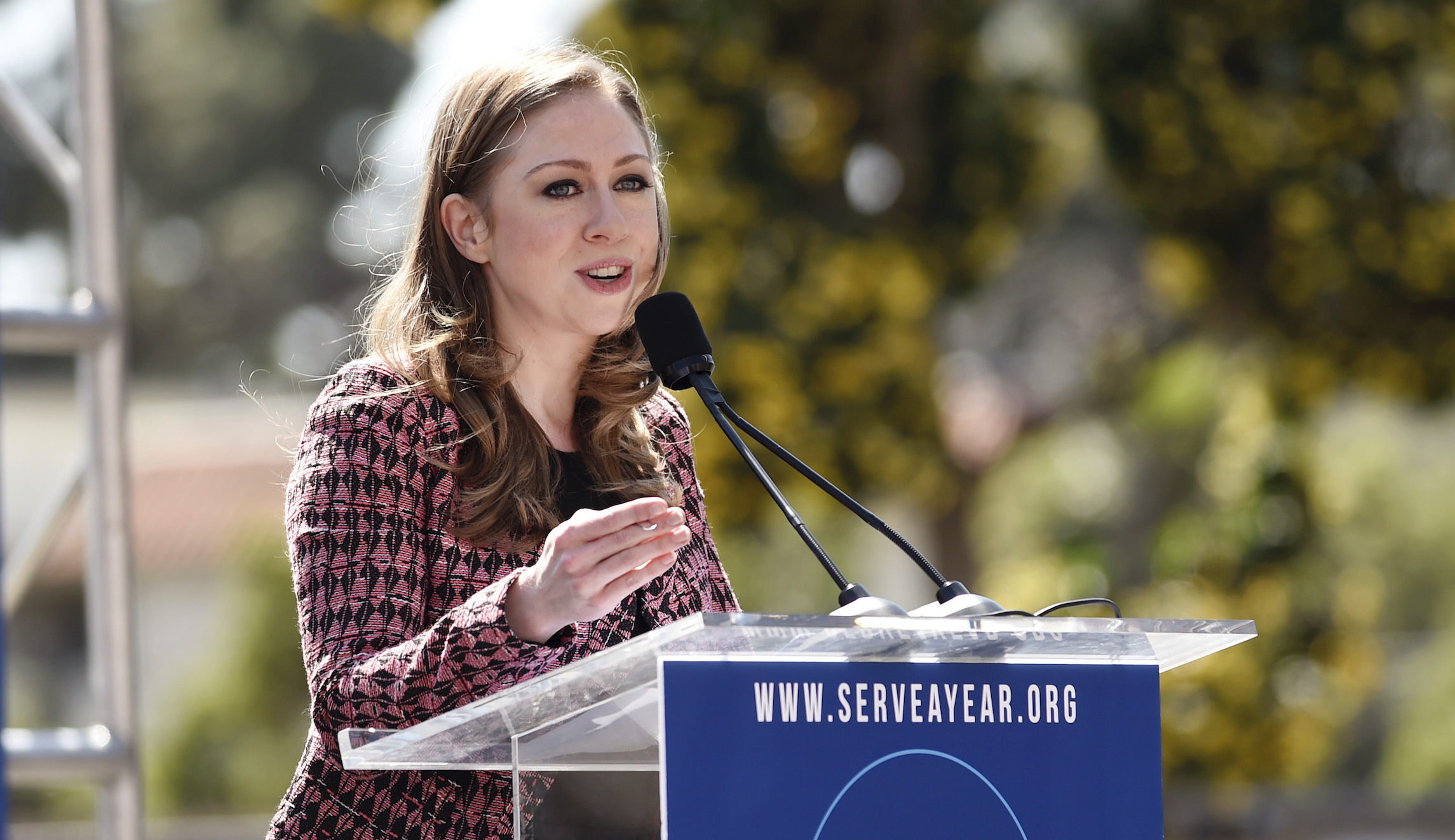 ‘Quick reflexes’: Chelsea Clinton hits back at GOP congressman who mocked her parents on Christmas