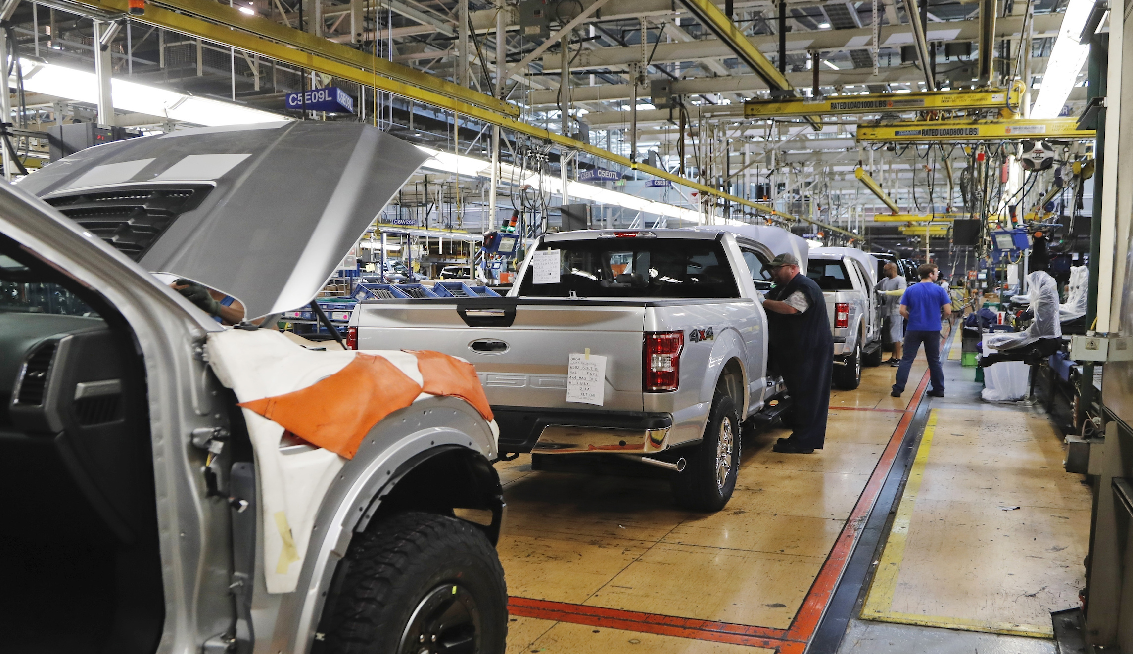 Honda freezes US production as automakers scramble to address virus