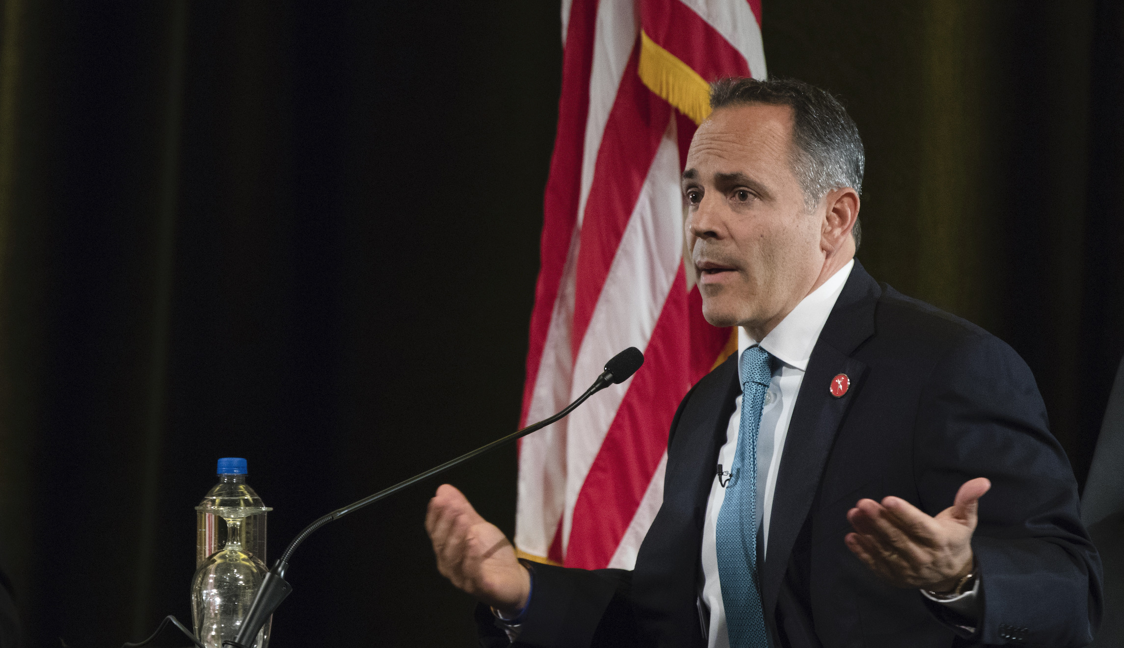 Tight Kentucky governor race could spell trouble for McConnell