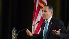 Tight Kentucky governor race could spell trouble for McConnell