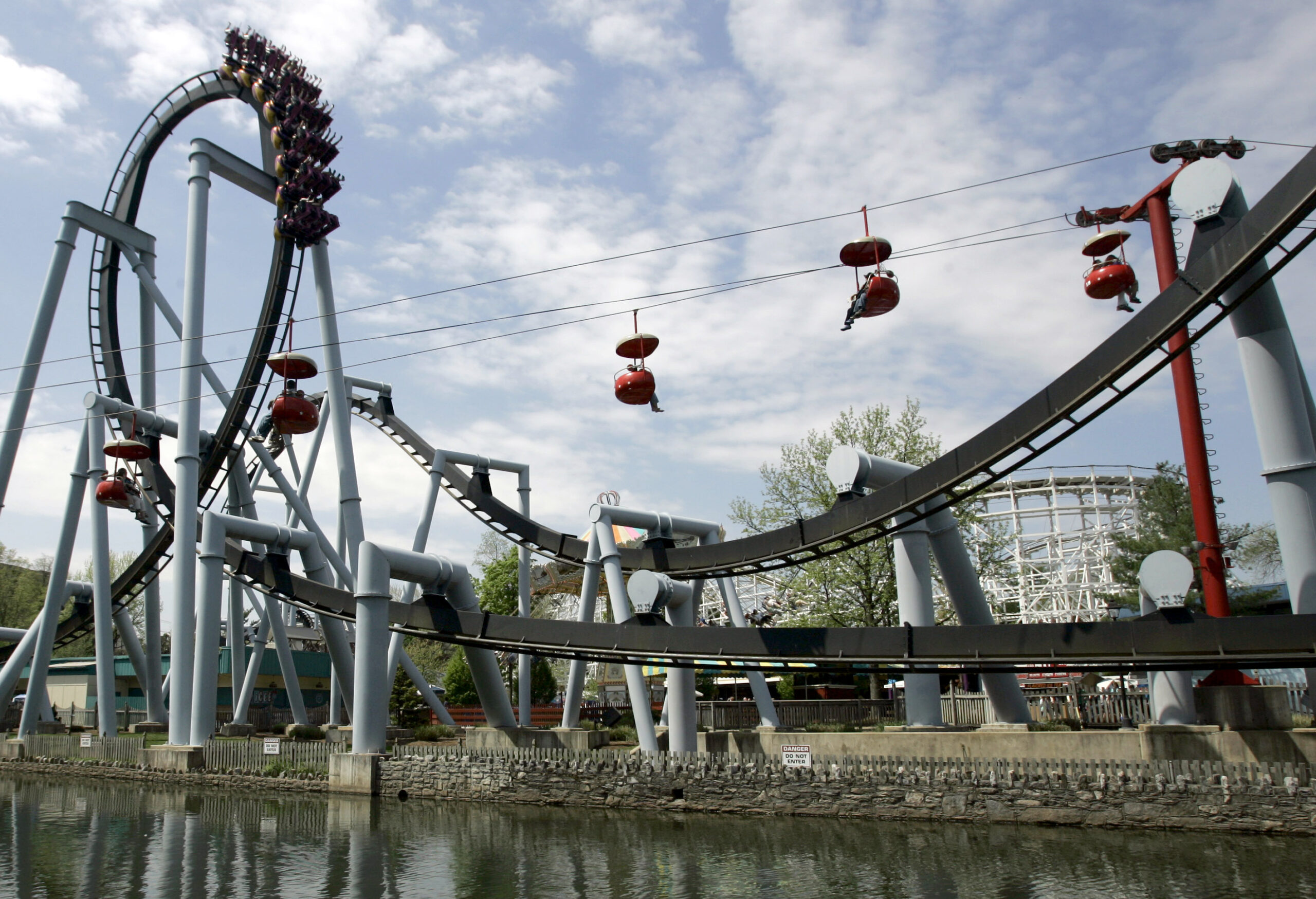 Hersheypark denies entry to mother and autistic son over face mask policy