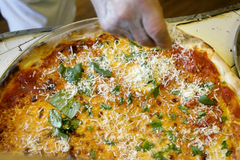 What a weirdough: Florida man robs pizza shop and takes hostage