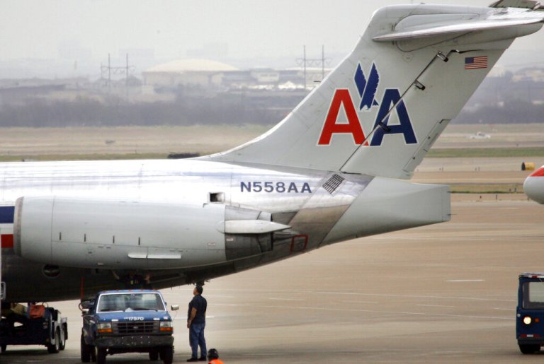 Family claims toddler kicked off flight for not wearing mask during asthma attack, airline denies story