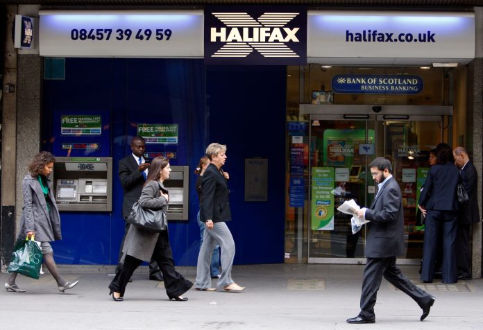 ‘Virtue signaling’: Bank sparks exodus of customers over pronoun policy