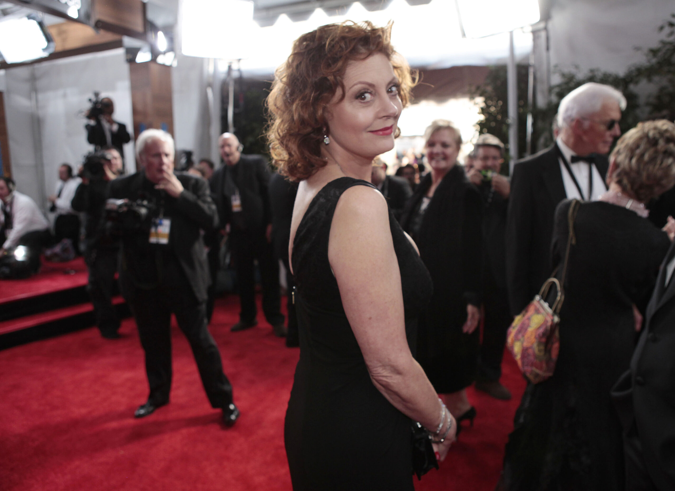 Hollywood actress Susan Sarandon joins protest outside AOC’s office: ‘We’re losing hope here that you represent us’