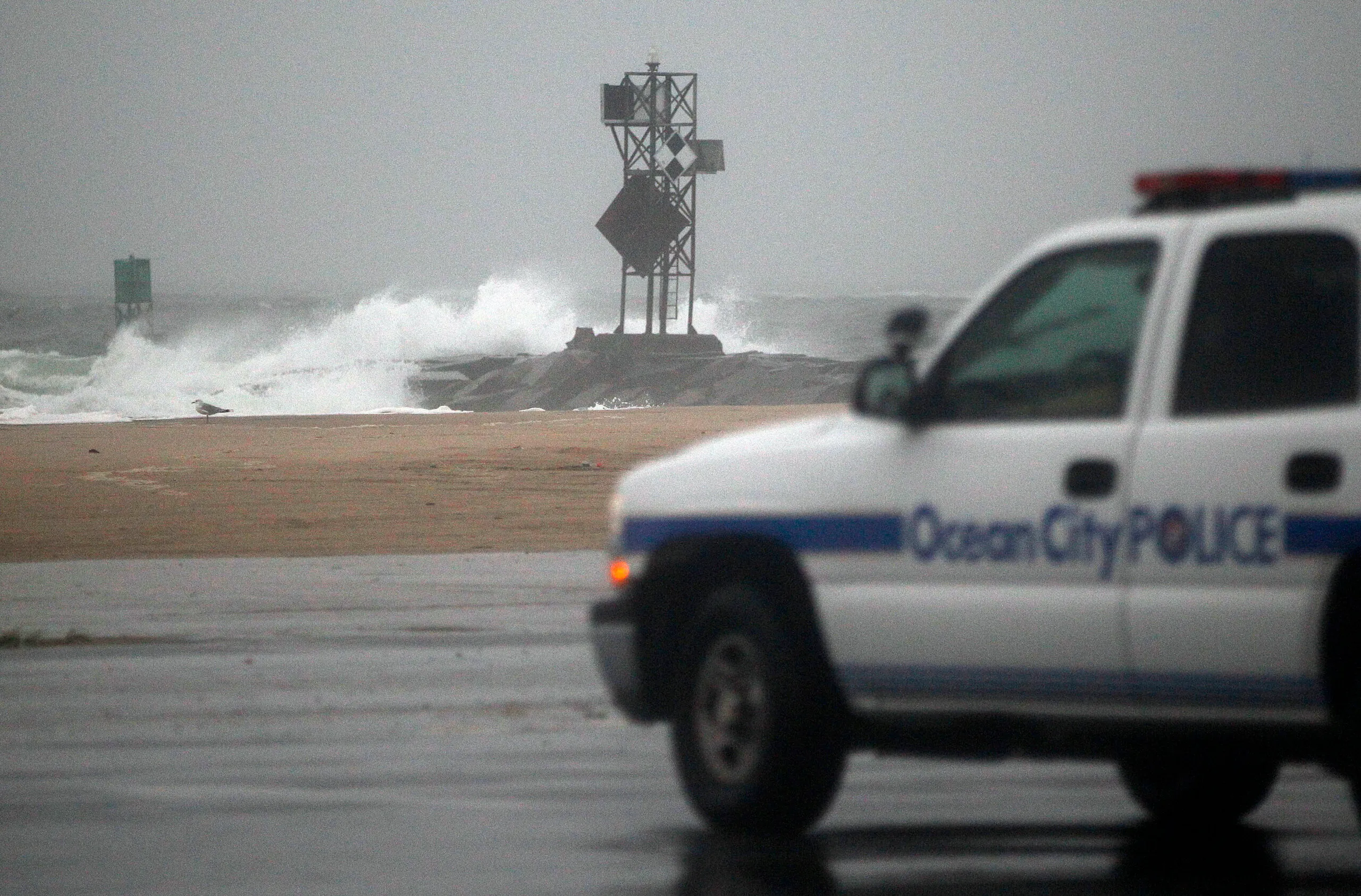 Good Samaritan rescues infant from bay after ejection from automobile crash