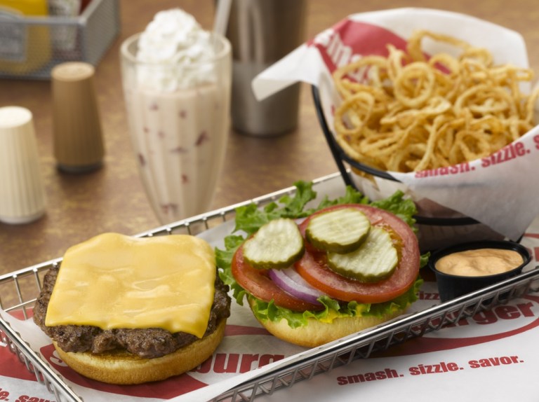 SmashBurger fans only have until Jan. 17 to take part in a $5.5 million settlement from the fast food chain.