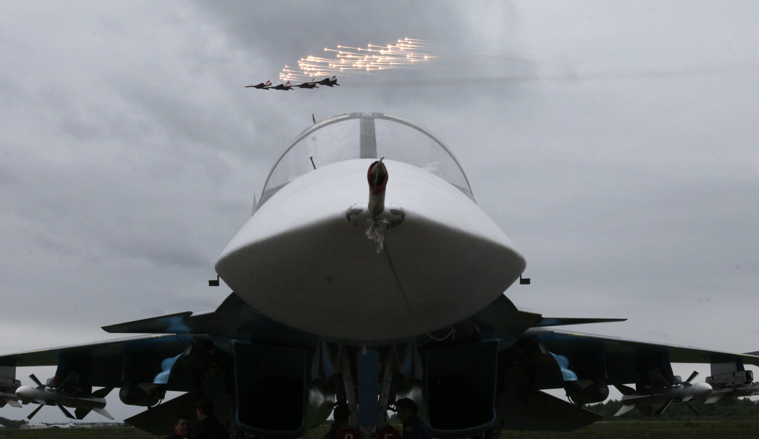 Massive fire erupts after fighter jet crashes into Russian apartment complex
