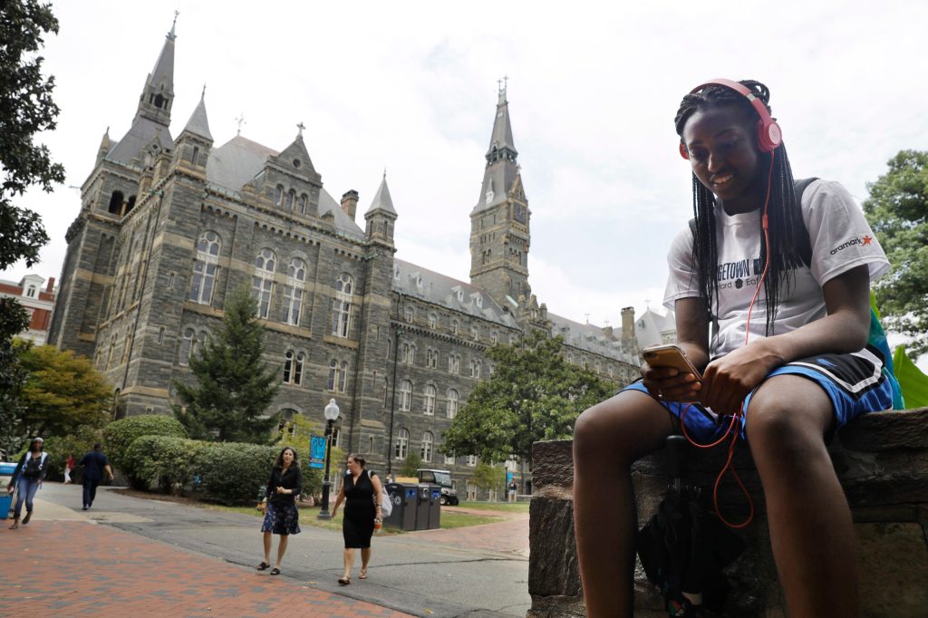 Georgetown to require masks in class but not for informal gatherings this fall
