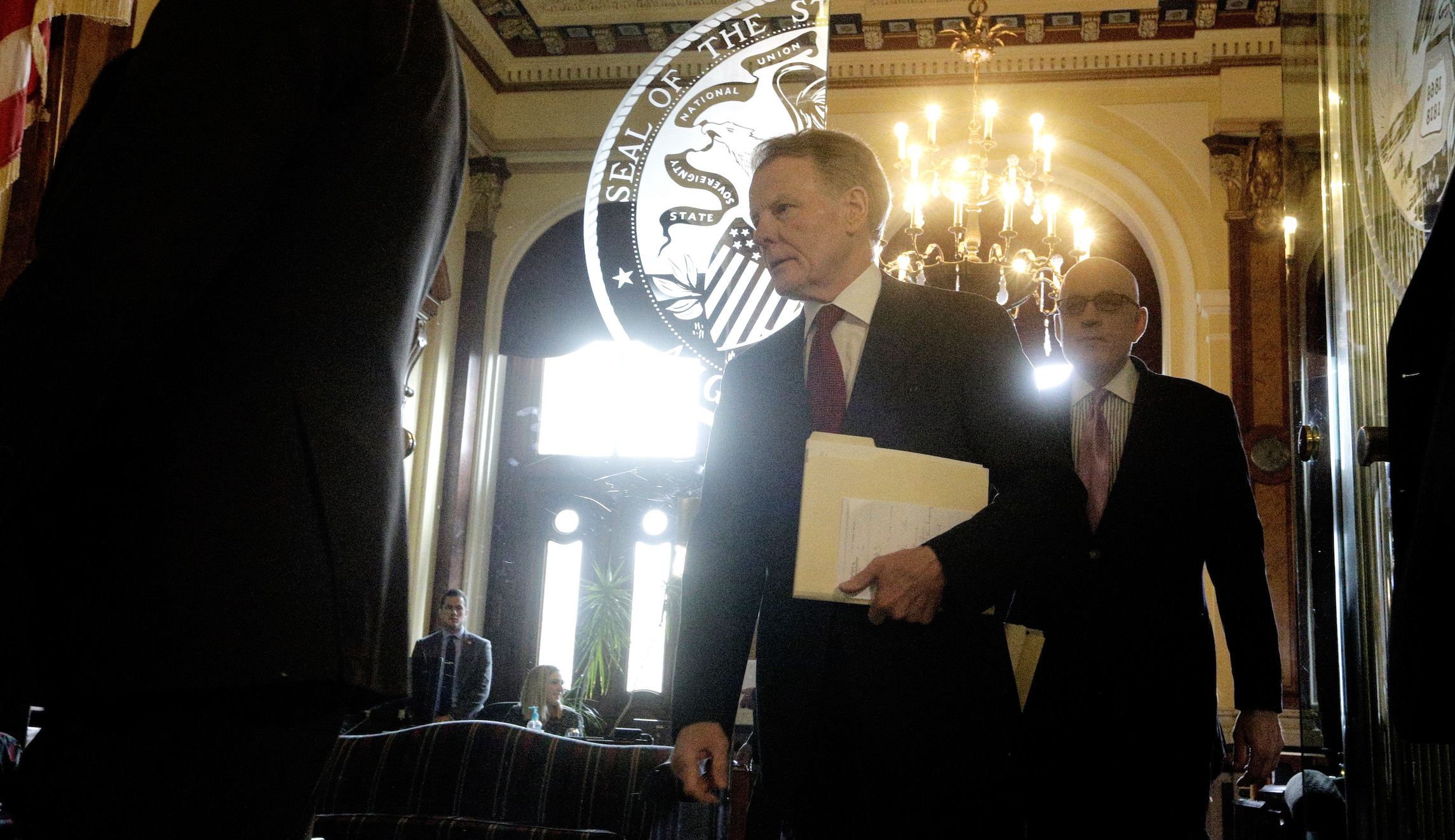 Feds close in as Madigan’s inner circle sees indictments