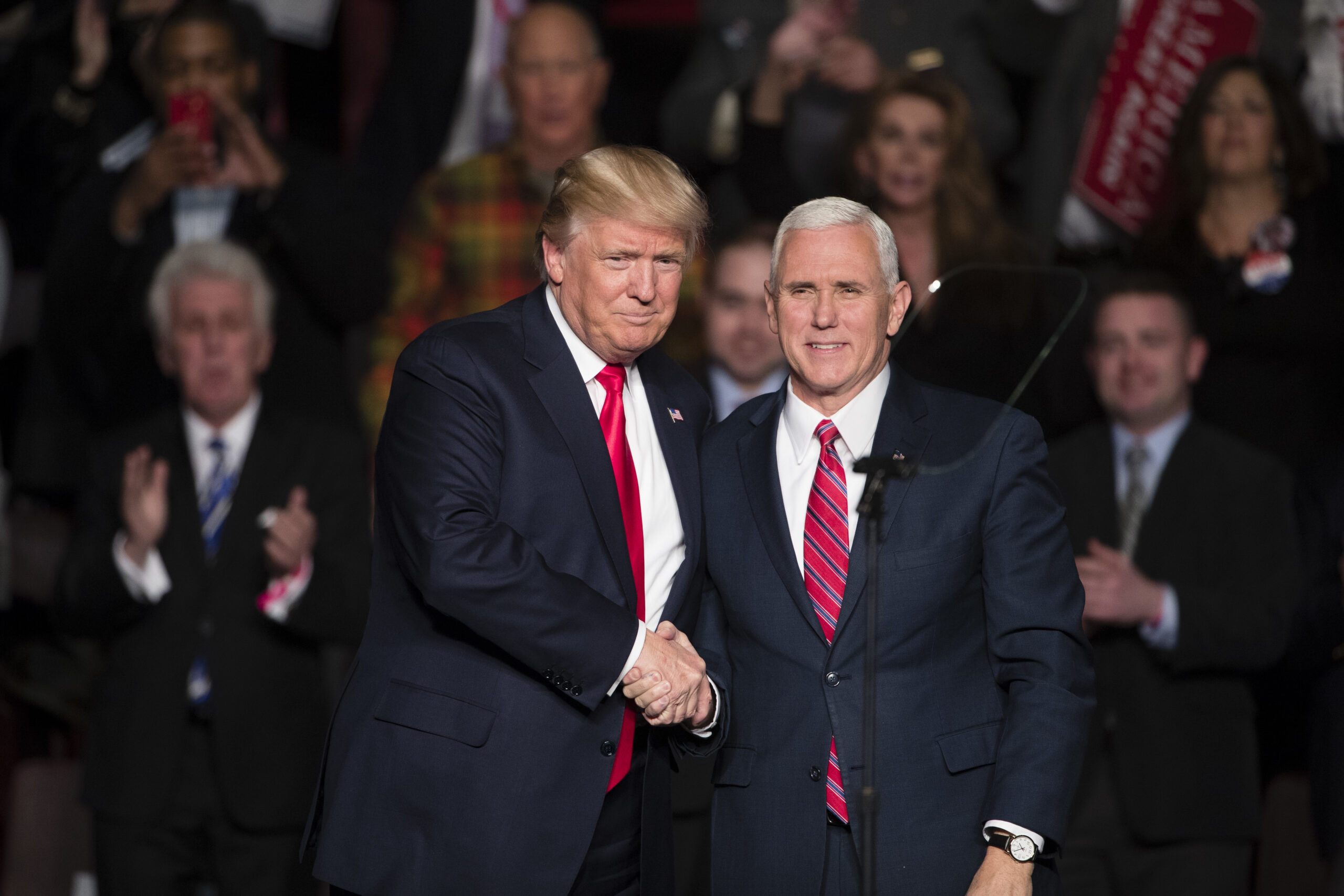 Trump and Pence headed for showdown in Arizona, backing dueling governor candidates
