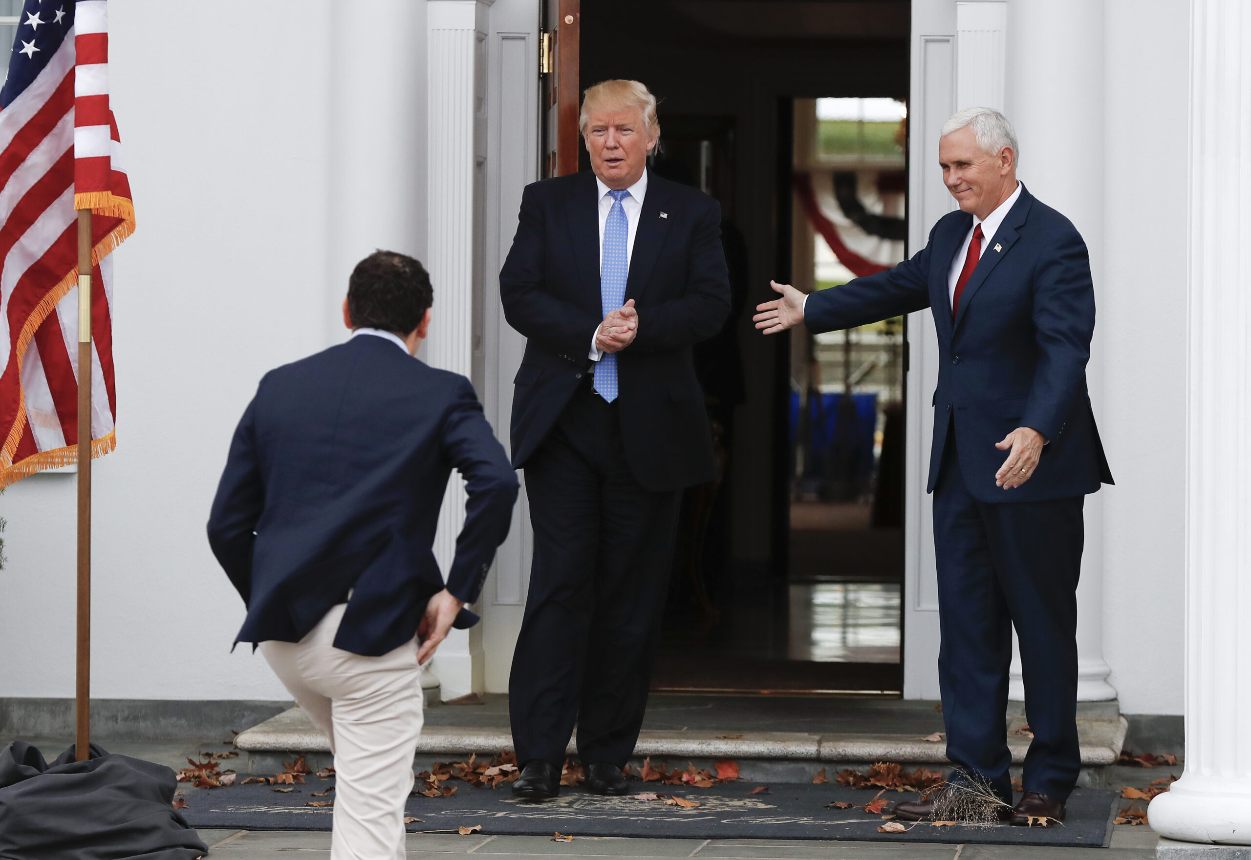 Trump tried to pony up his debt to lawyer with horse: Report