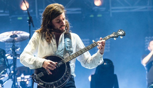 Mumford & Sons banjoist knows how to fight cancel culture