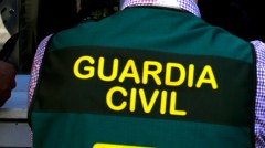 Spanish police officers rescue dog stuck in frozen water