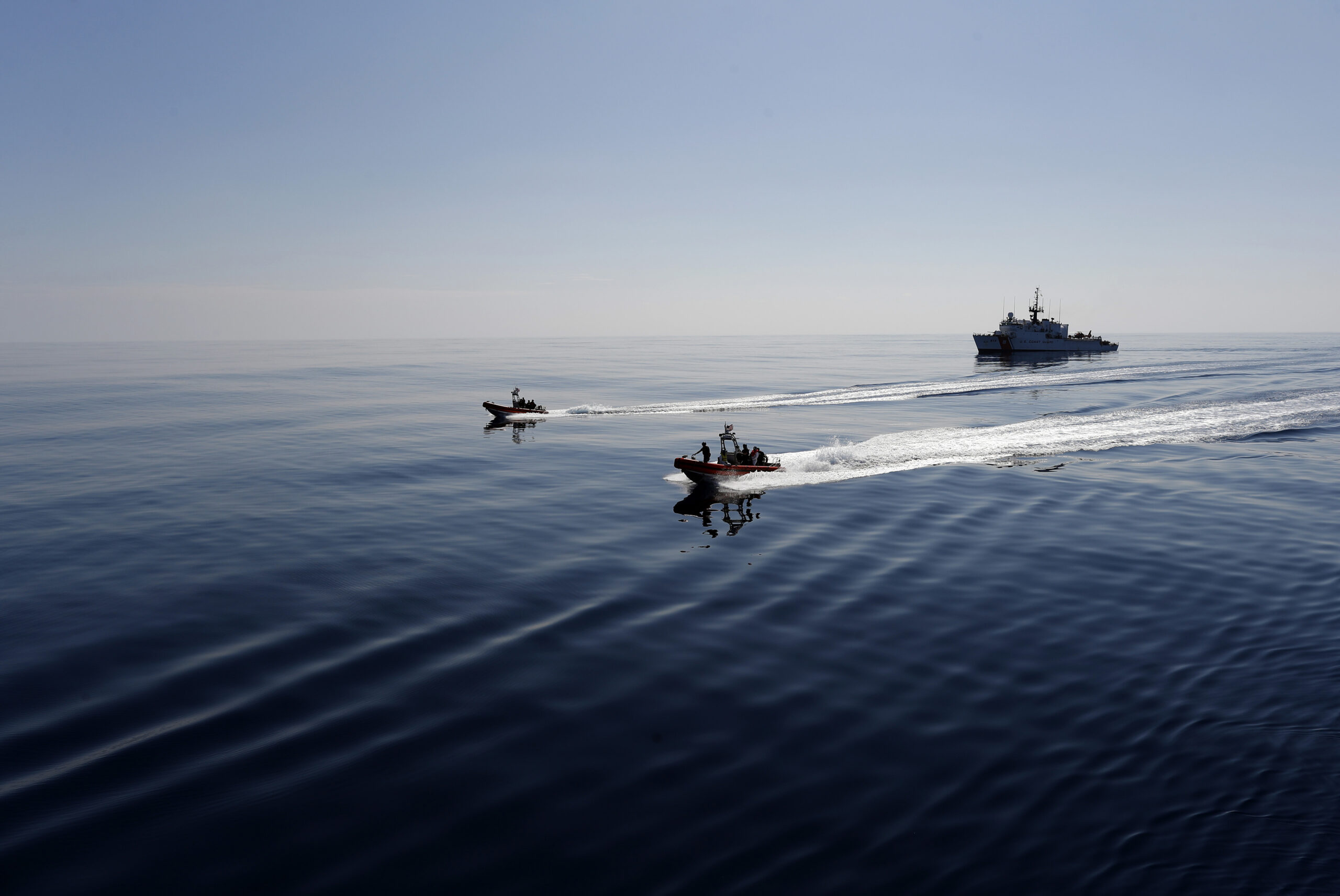 2.6 tons of cocaine and two bodies found on submarine seized by Colombian navy