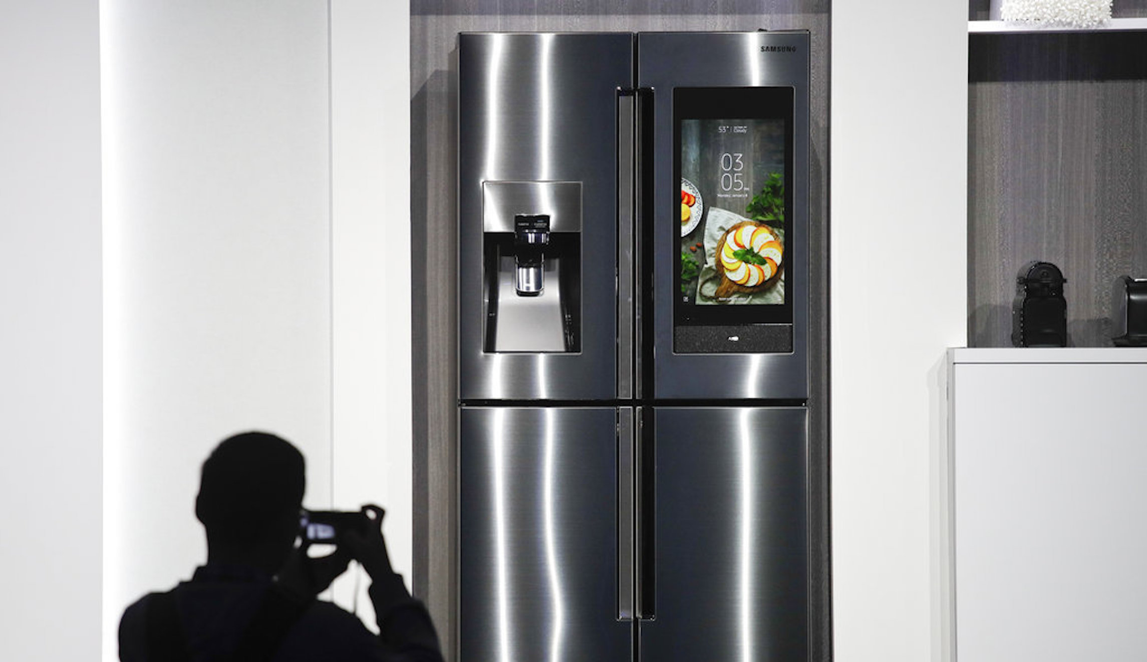Bill to prevent spying by smart fridges advances to Senate floor