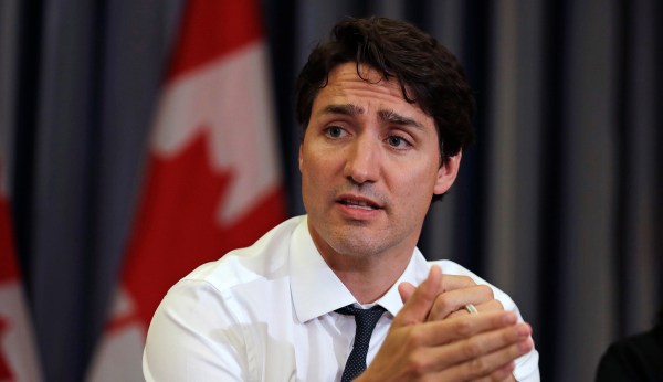 Canada to buy controversial Trans Mountain pipeline to ensure its completion