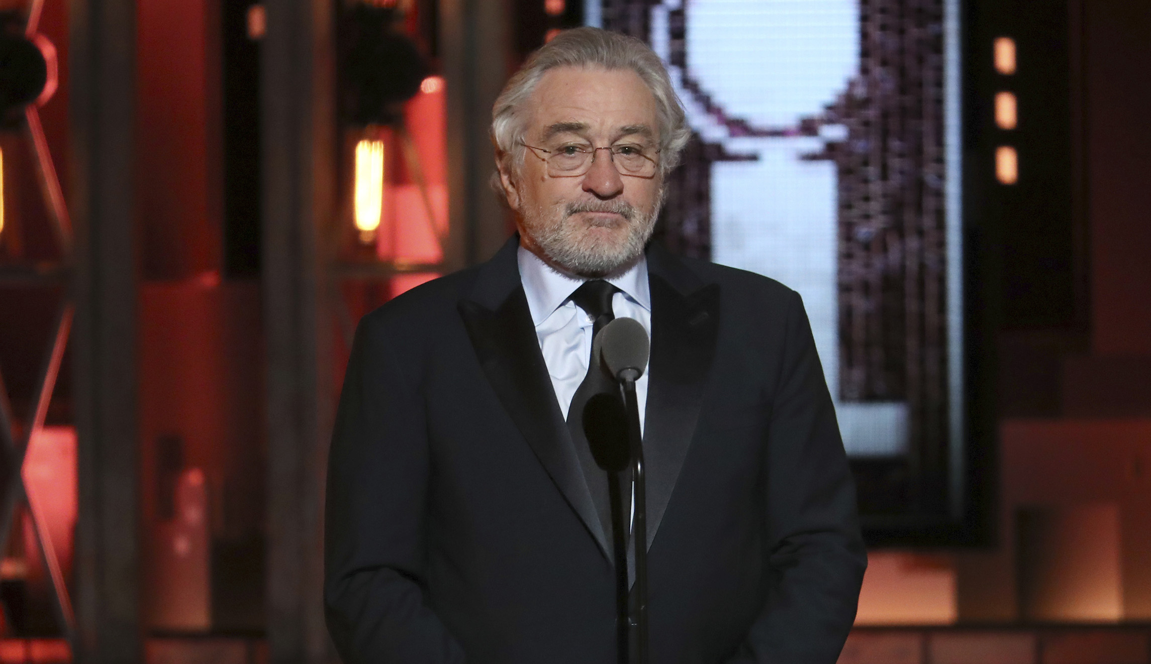 De Niro makes an early in-kind donation to the committee to re-elect Trump