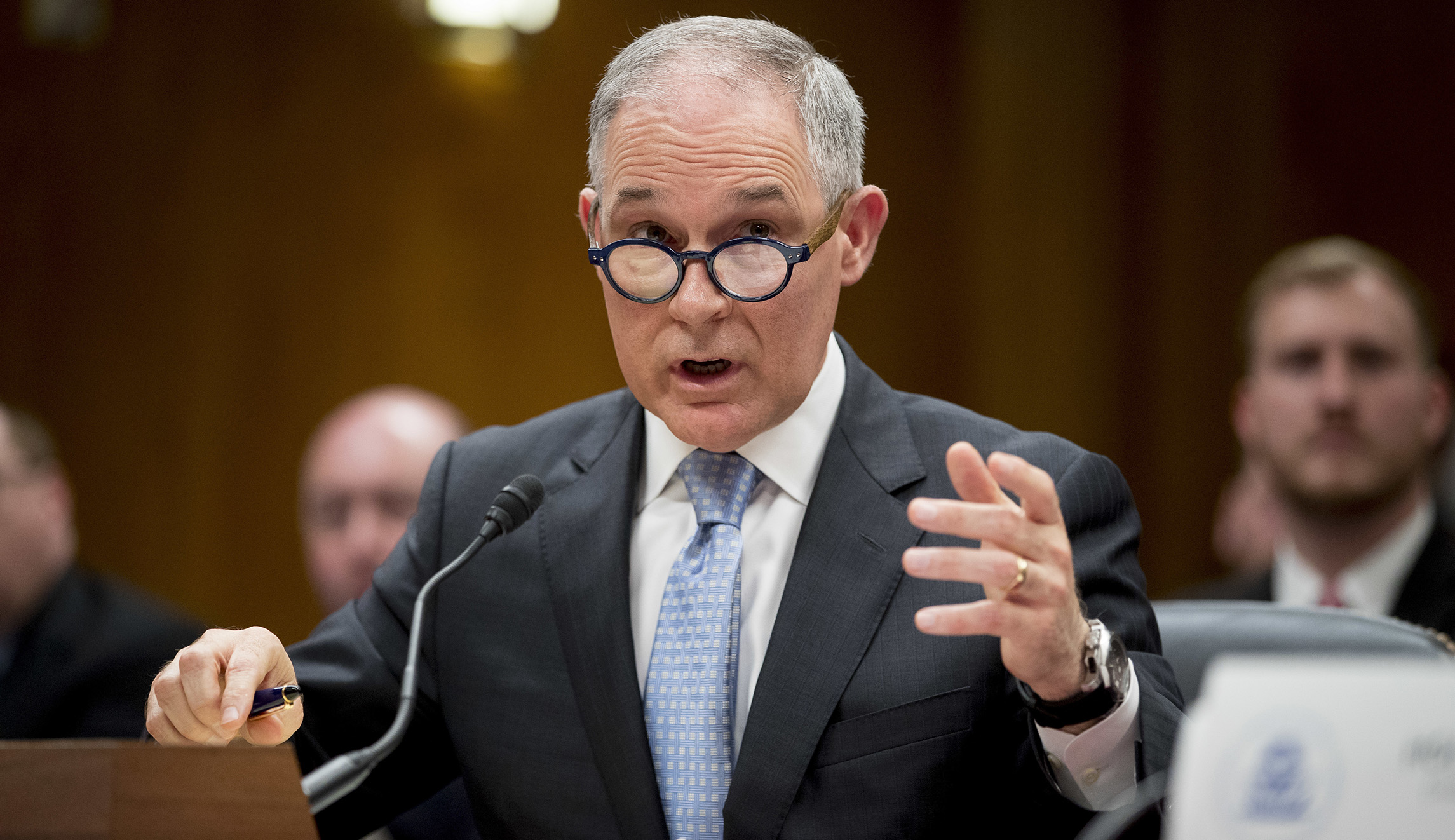 Conservative ethanol backers run attack ad on Scott Pruitt