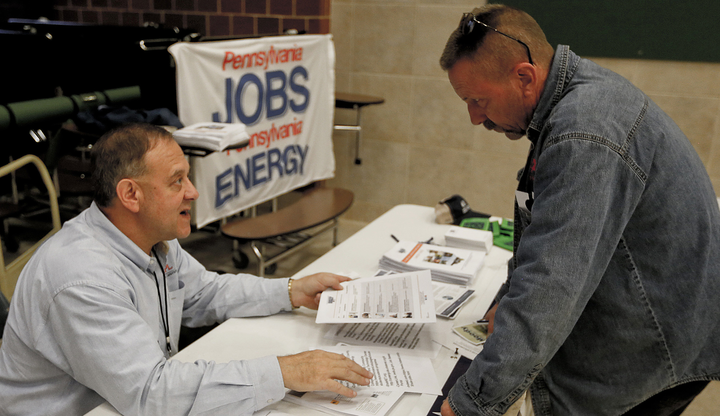 June beats expectations with 213,000 new payroll jobs, unemployment at 4 percent