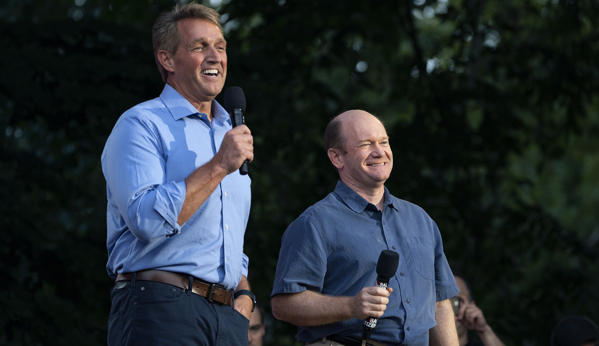 Jeff Flake jokes about moment when sexual assault survivors confronted him on elevator