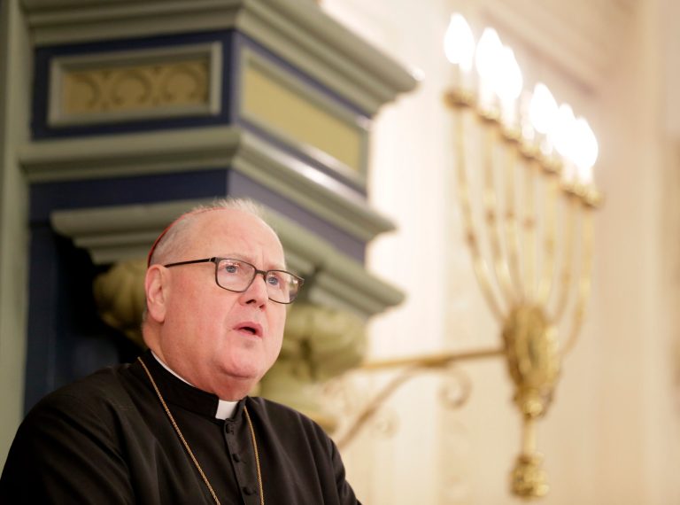 Cardinal Dolan calls ‘God is with us’ the Christmas hope we need