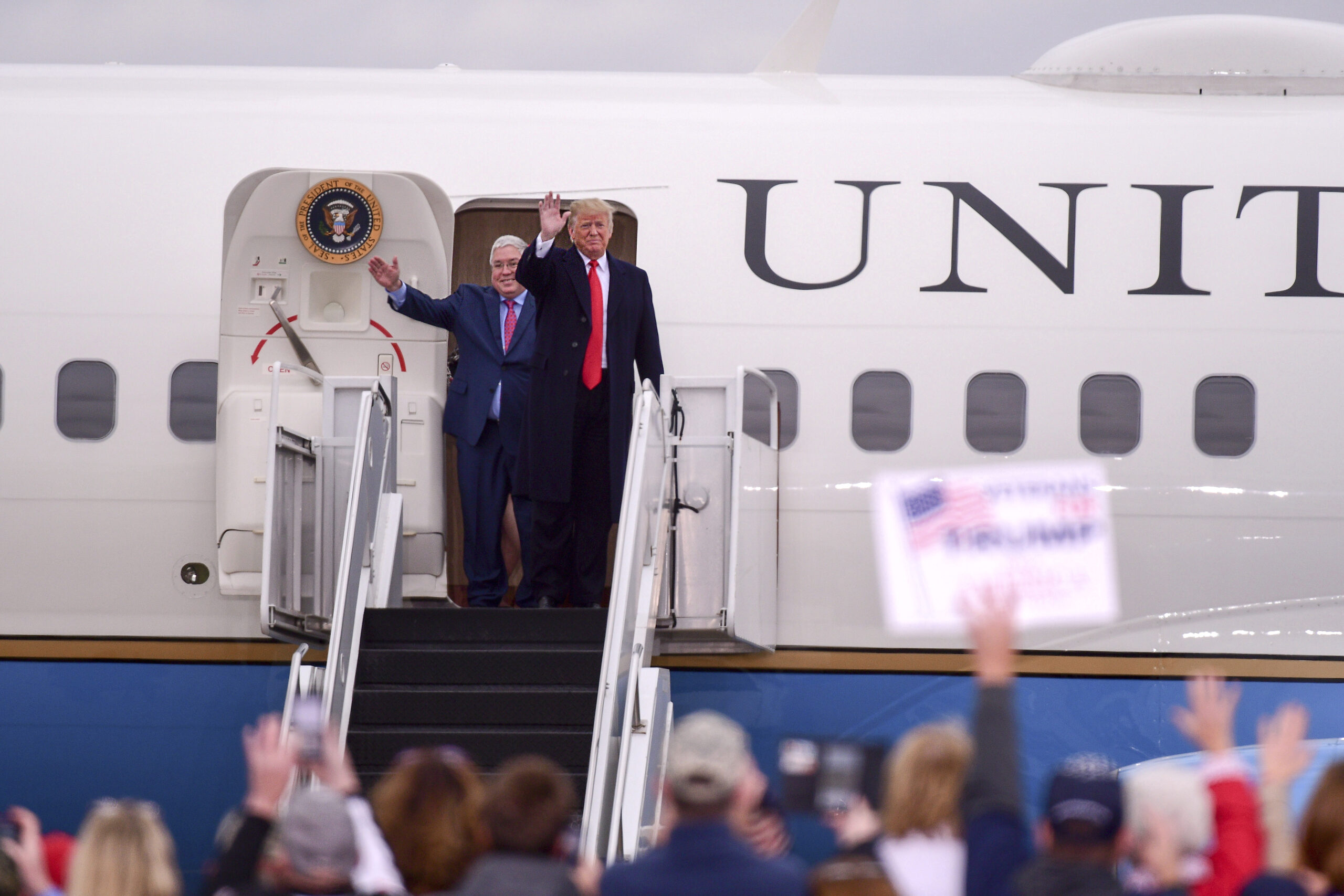 Power rallies: The answer for Trump is airport events