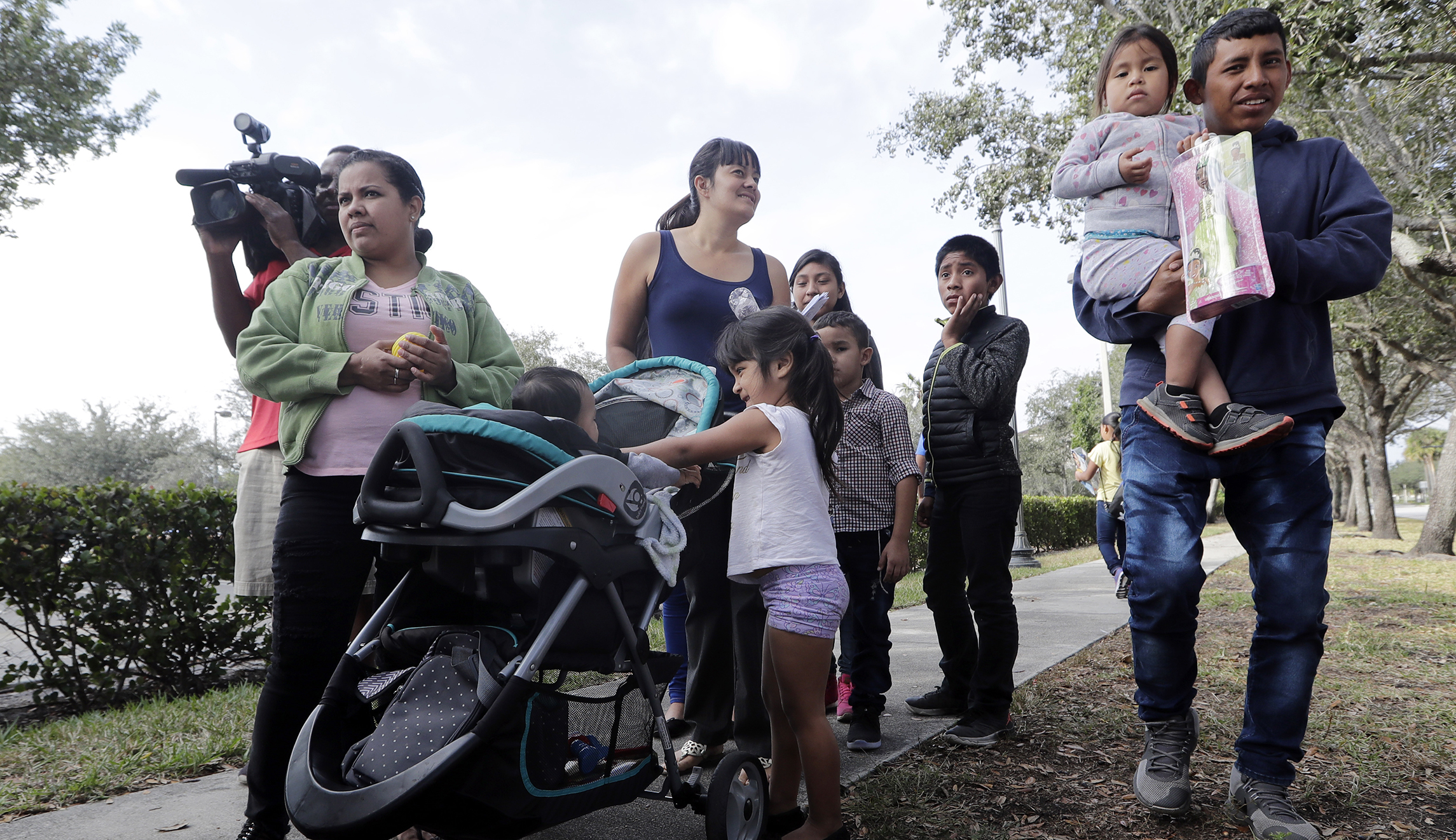 Pew: Record 67 percent of Hispanic migrants live in US