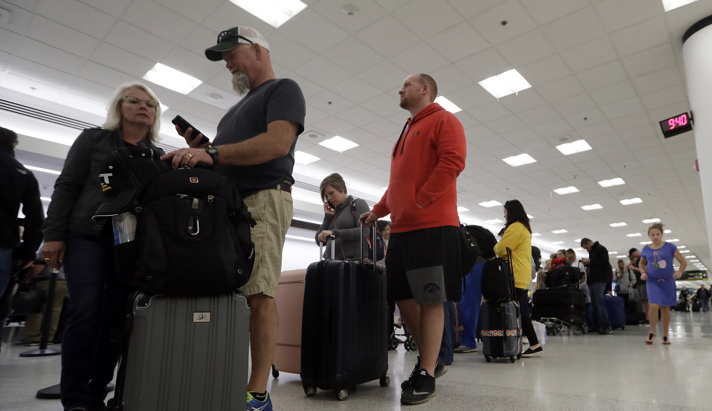 Airport chaos could trigger an end to the government shutdown