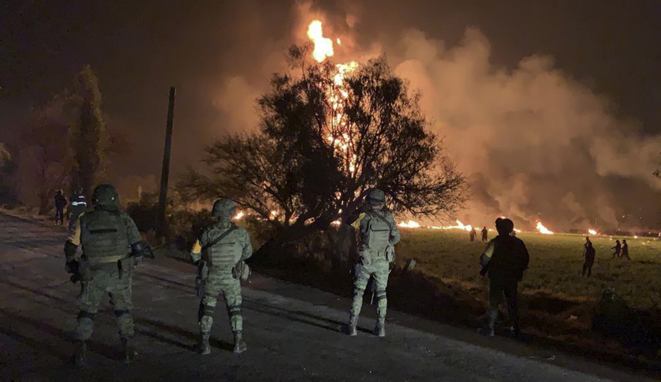 Horrifying fireball at ruptured Mexico oil pipeline kills 21