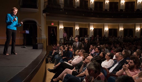 ‘It’s just not going to play’: Warren disappoints Puerto Rico Democrats by dodging statehood question