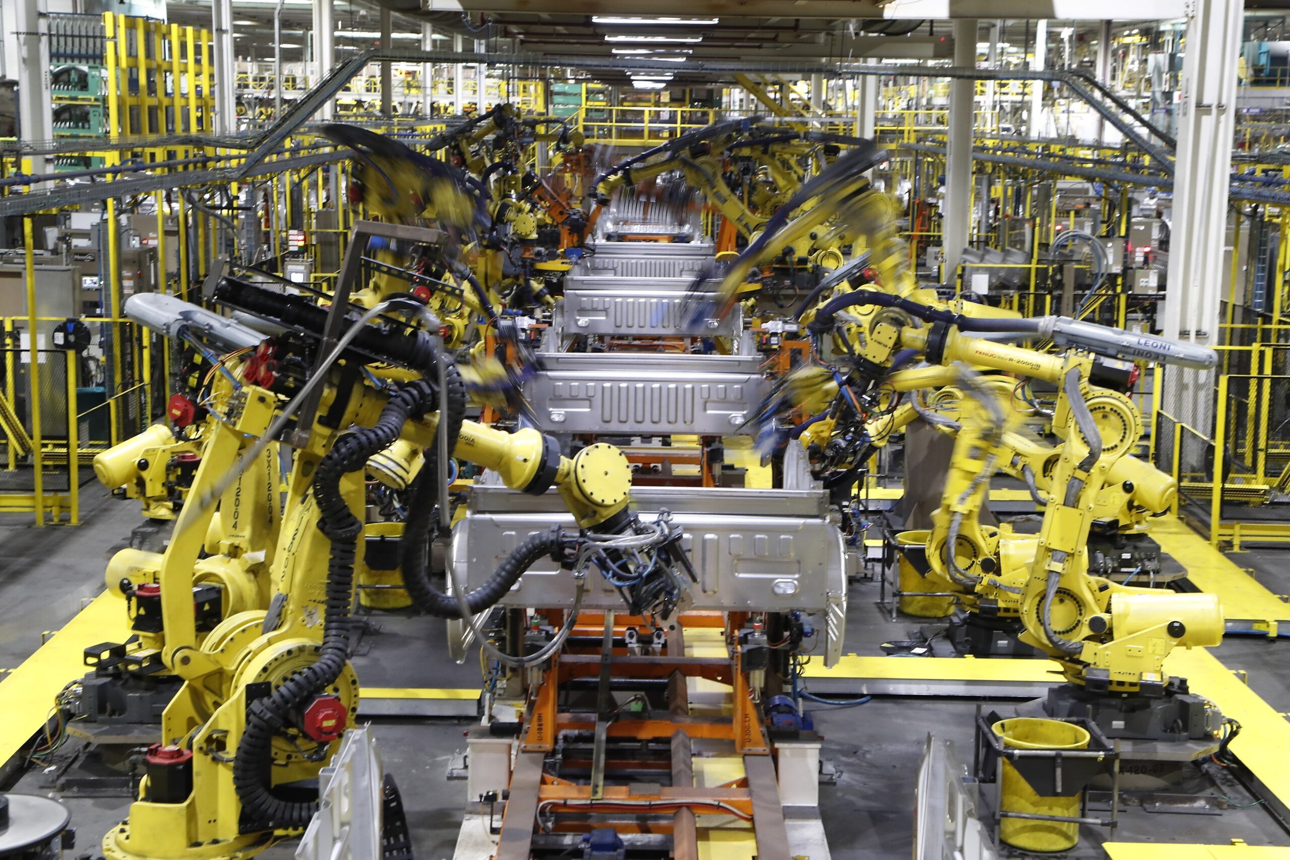Strike fears loom large in final hours of UAW contract negotiations with Big Three