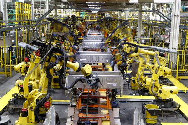 Strike fears loom large in final hours of UAW contract negotiations with Big Three