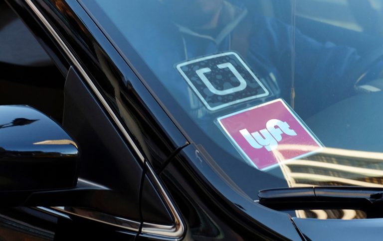 Seattle’s ride share drivers will earn a minimum wage next year, city leaders vote