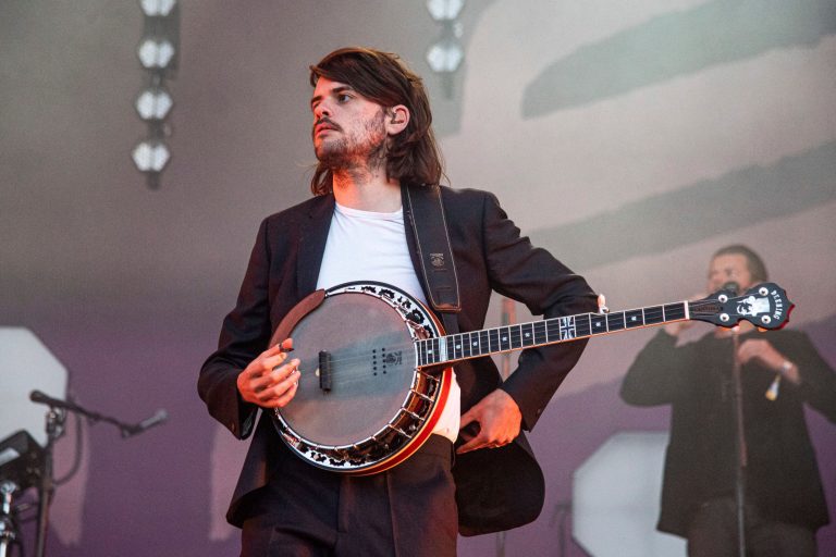 Liberals condemn Mumford & Sons musician after he tweets support for Andy Ngo’s book on antifa