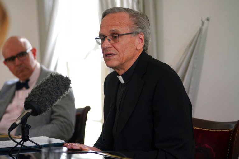 University of Notre Dame president announces resignation after tumultuous tenure