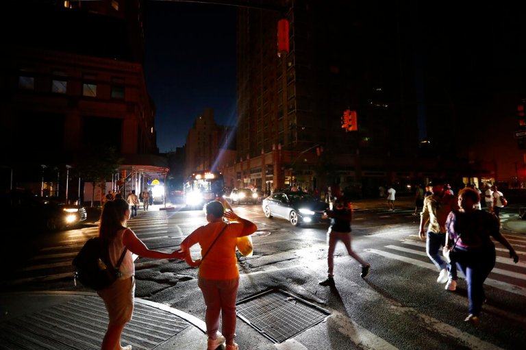 Power sector warns of blackouts as demand clashes with traditional plant retirements