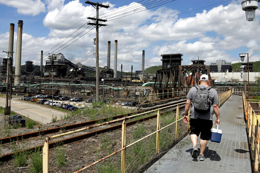 ‘Will the last steelworker out of Pittsburgh please turn out the light?’