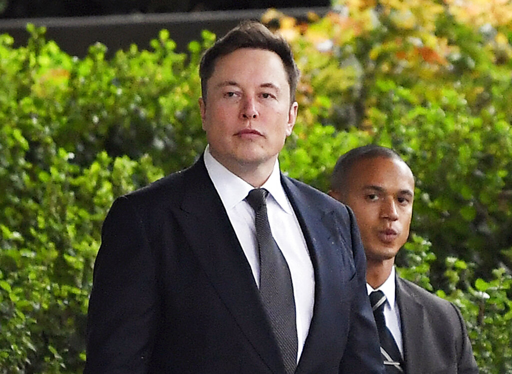 Musk aims for Twitter overhaul next week and laying off 50% of staff