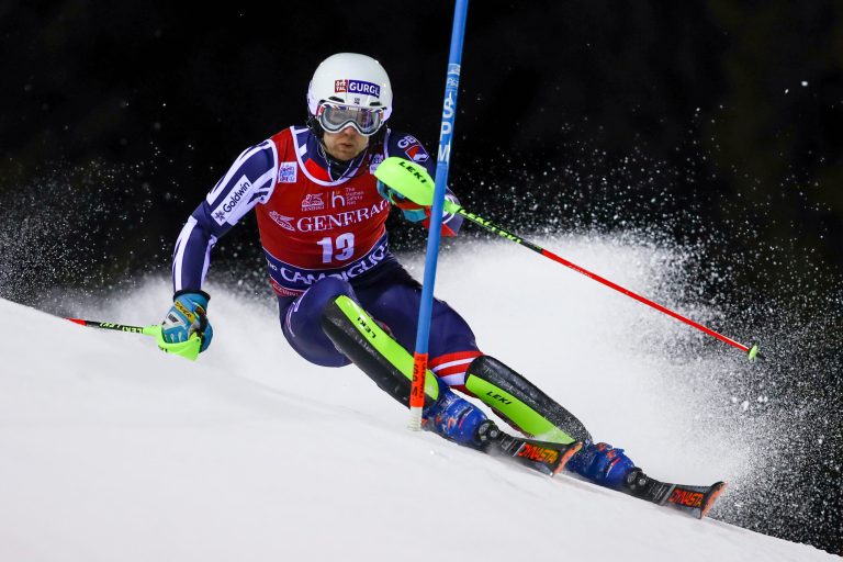 Olympic skier pledges to cut medal in half if victorious to honor coach