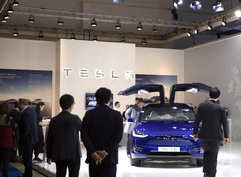 Tesla investigated by regulators over loose seat belts