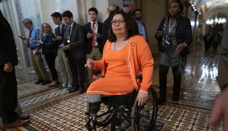 Sen. Tammy Duckworth introduces bill to forbid federal law enforcement from wearing camouflage